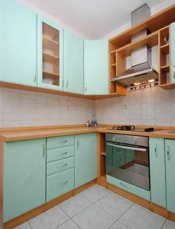 Guliver Apartment *
