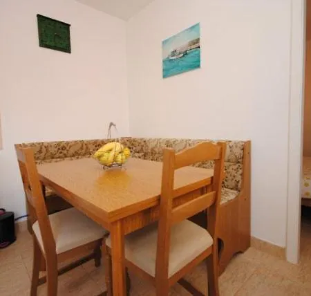 Guliver Apartment *