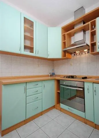 Guliver Apartment *